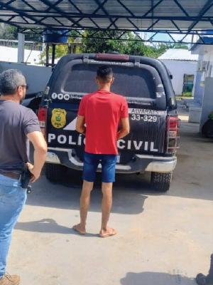 Policiais civis da 57ª Delegacia Interativa de Polícia (DIP) de Alvarães (a 531 quilômetros de Manaus), com o apoio da Guarda Civil Municipal (GCM), prenderam em flagrante, na manhã do último sábado (26/04), um homem, 30, pelo crime de lesão corporal no contexto da Lei Maria da Penha, praticado contra sua companheira, de 31 anos.